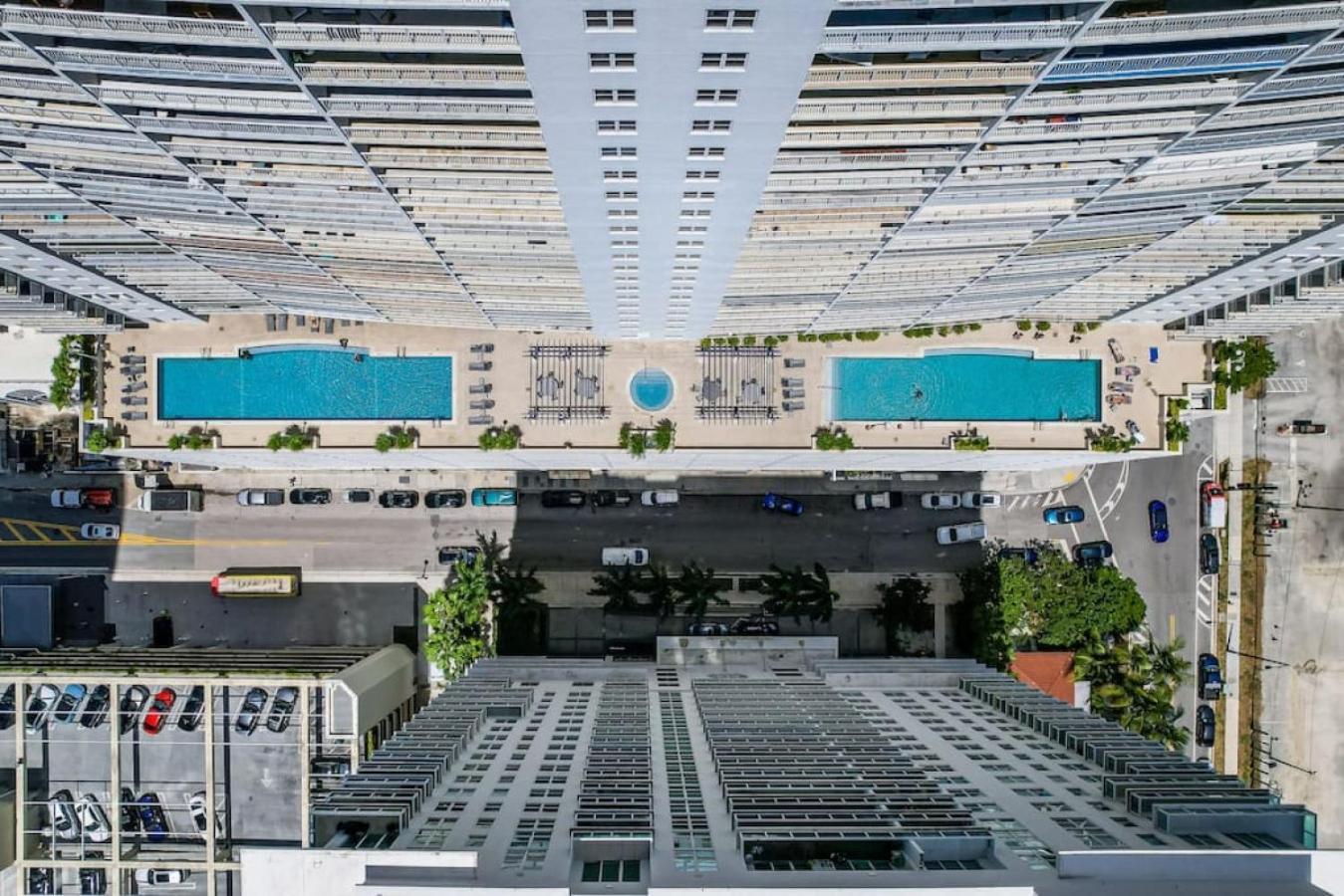 Miami Vice Oceanfront Sky Villa Exterior photo